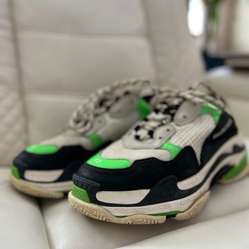 Balenciaga Men's Green and Black Sneakers - Picture 2 of 9